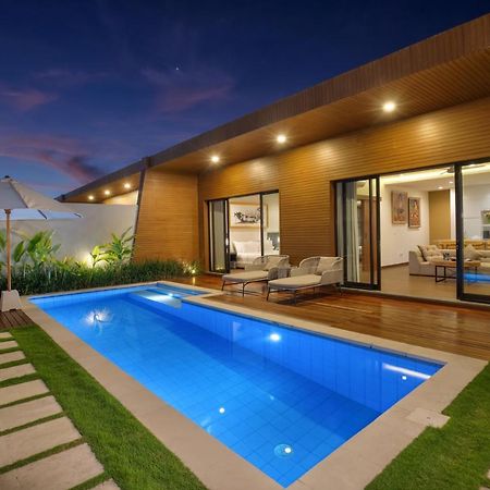 סמיניאק The Claremont Luxury Villas מראה חיצוני תמונה
