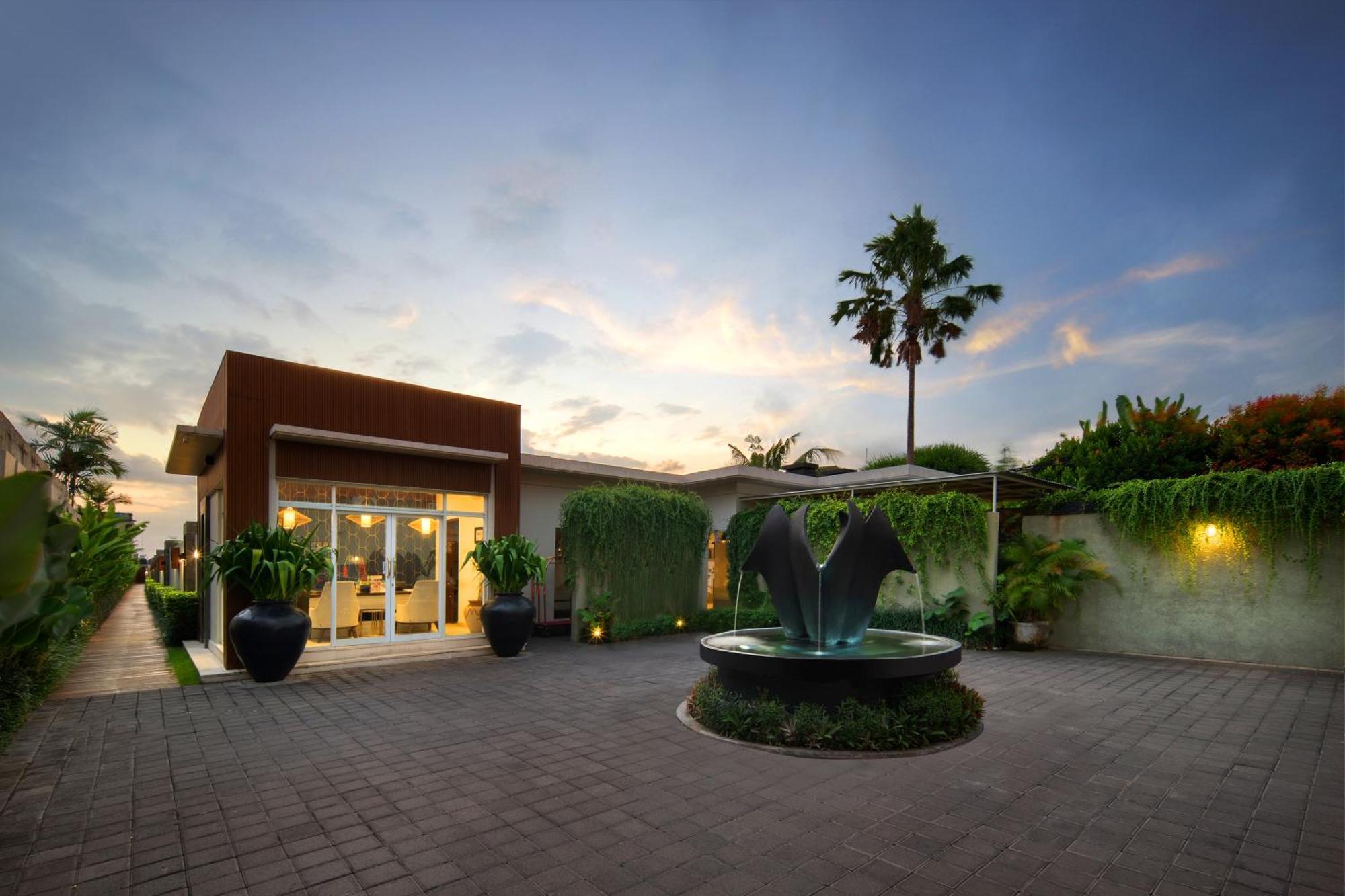 סמיניאק The Claremont Luxury Villas מראה חיצוני תמונה