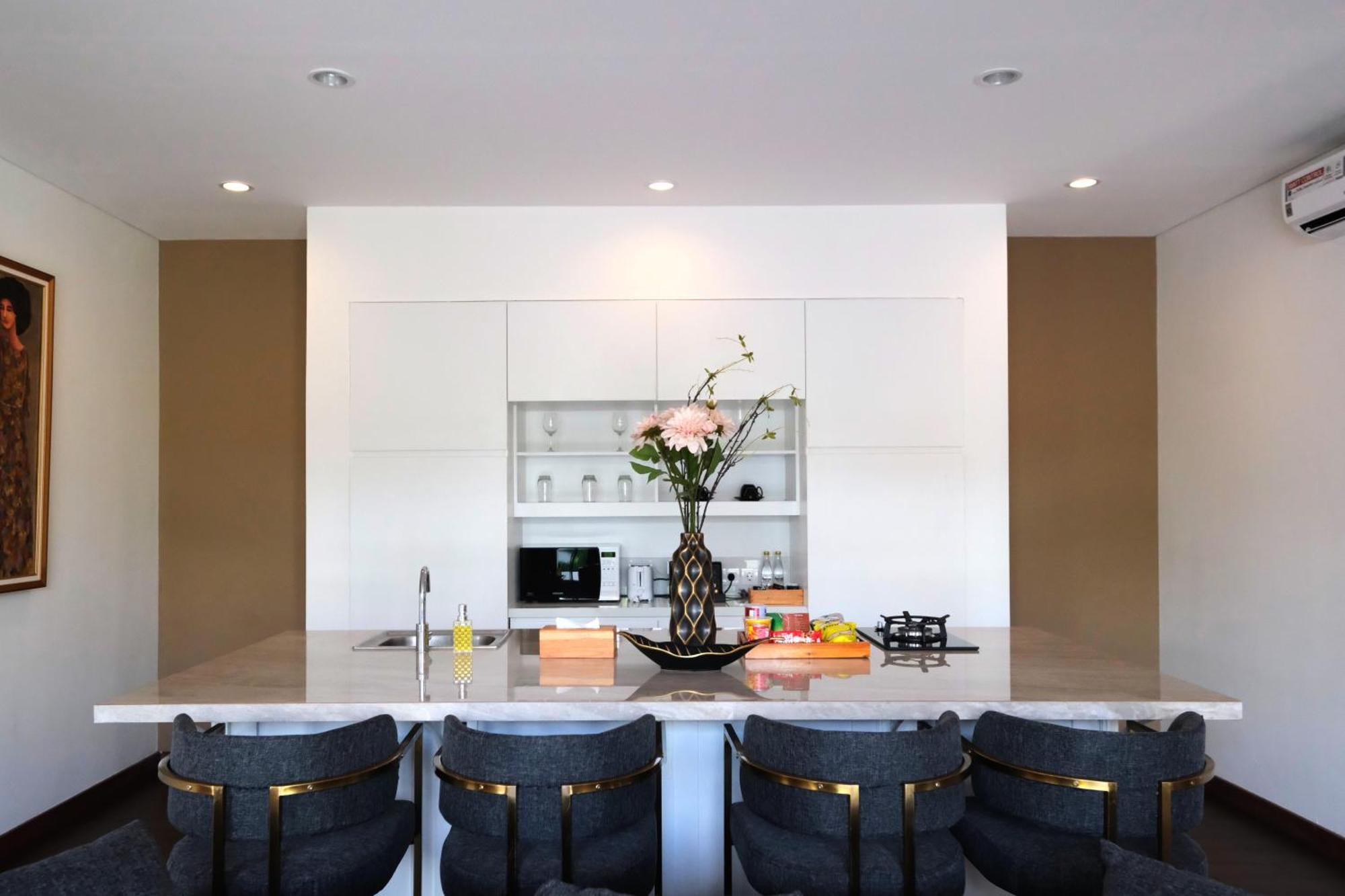סמיניאק The Claremont Luxury Villas מראה חיצוני תמונה